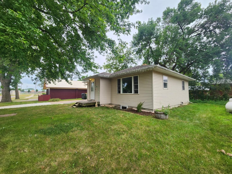 514 7th Ave SE, Pipestone, MN 56164