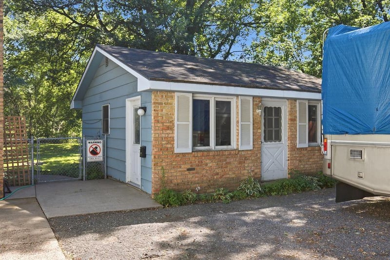 2814 Crosstown Blvd NE, Andover, MN 55304