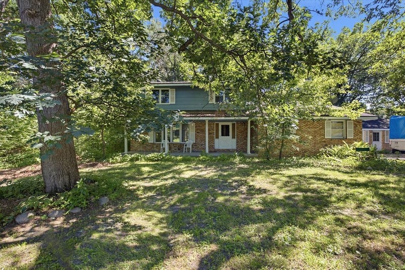 2814 Crosstown Blvd NE, Andover, MN 55304