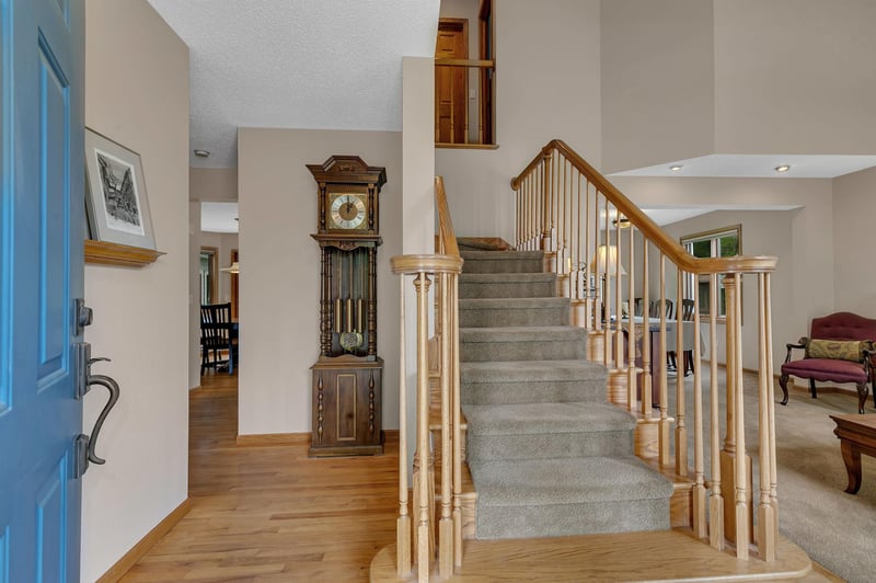1070 Sunwood Park Ln, Waite Park, MN 56387