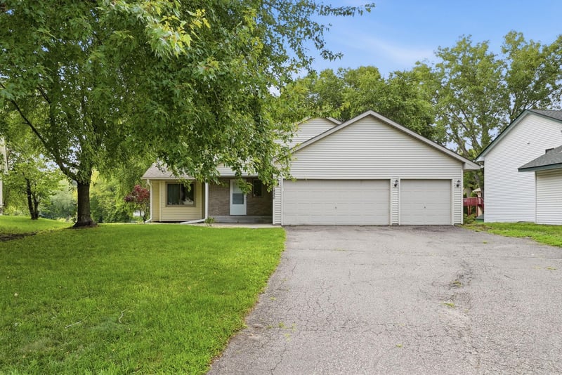 10920 Xeon St NW, Coon Rapids, MN 55433