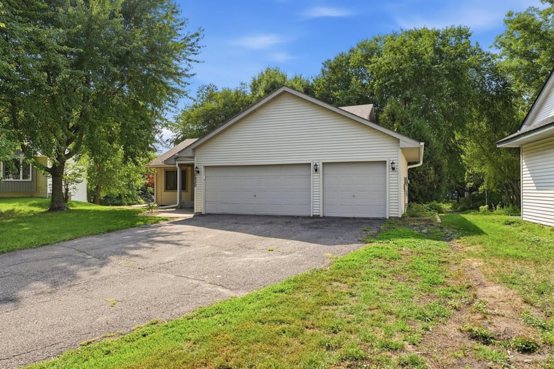10920 Xeon St NW, Coon Rapids, MN 55433