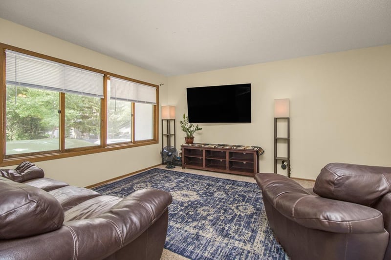 7382 Borman Ave, Inver Grove Heights, MN 55076