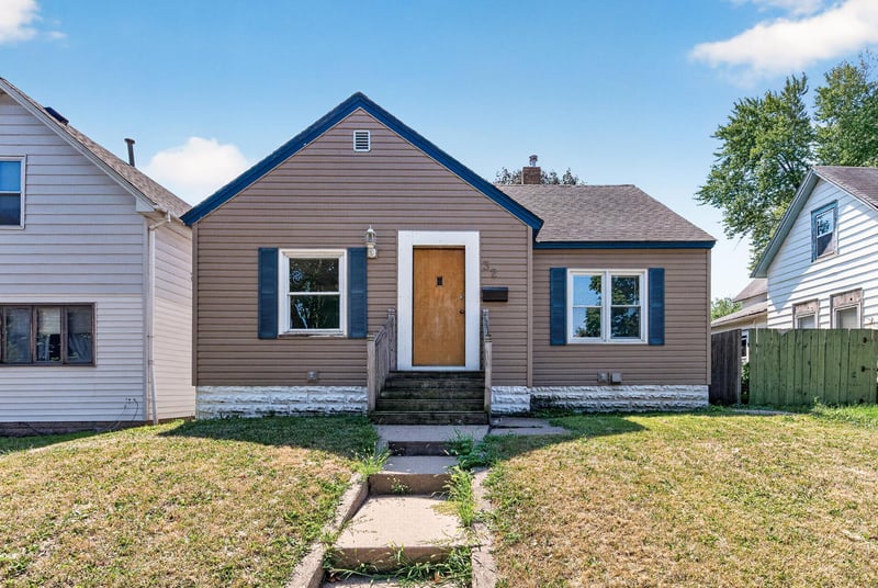 32 Maryland Ave E, Saint Paul, MN 55117