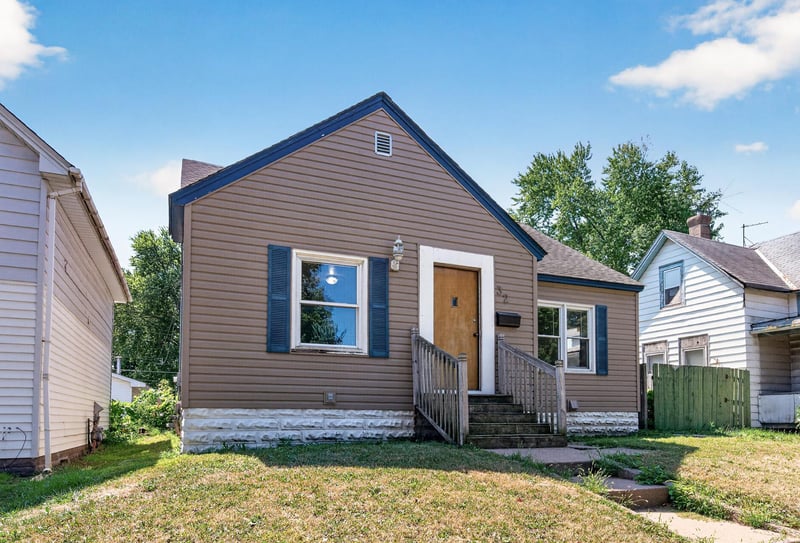 32 Maryland Ave E, Saint Paul, MN 55117