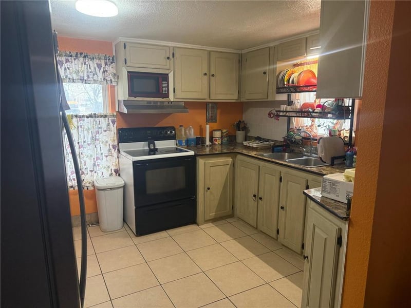 810 13th St, Clarkfield, MN 56223