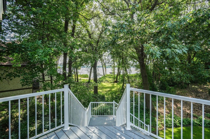5710 Oakview Ln N, Plymouth, MN 55442