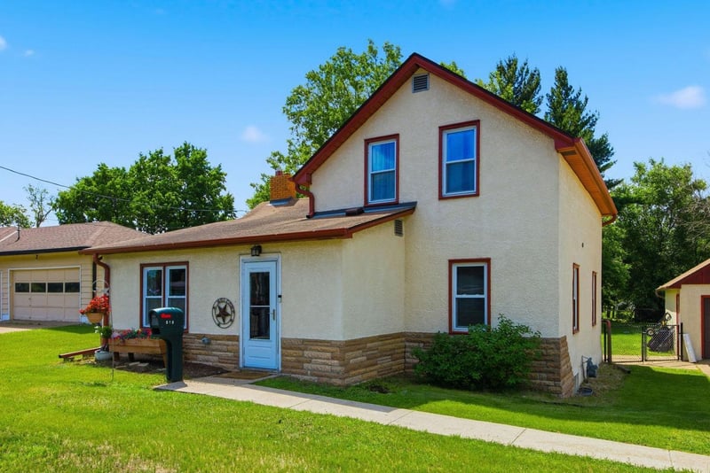 510 Mississippi St NE, Fridley, MN 55432