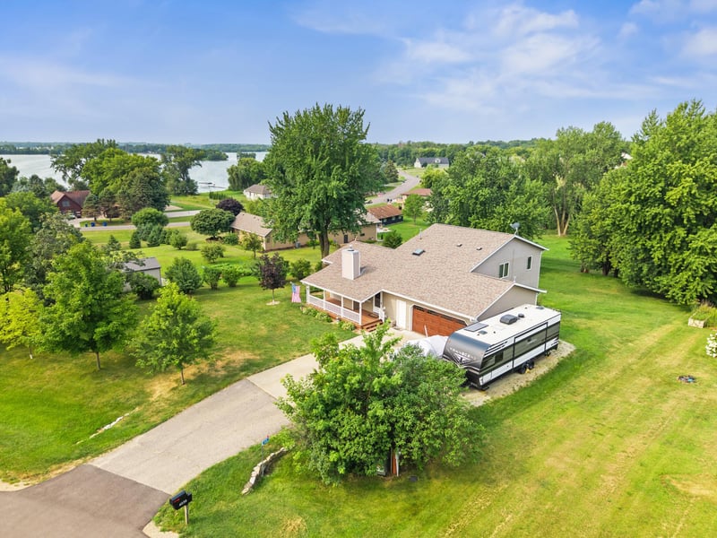 4038 Wells Lake Way, Faribault, MN 55021