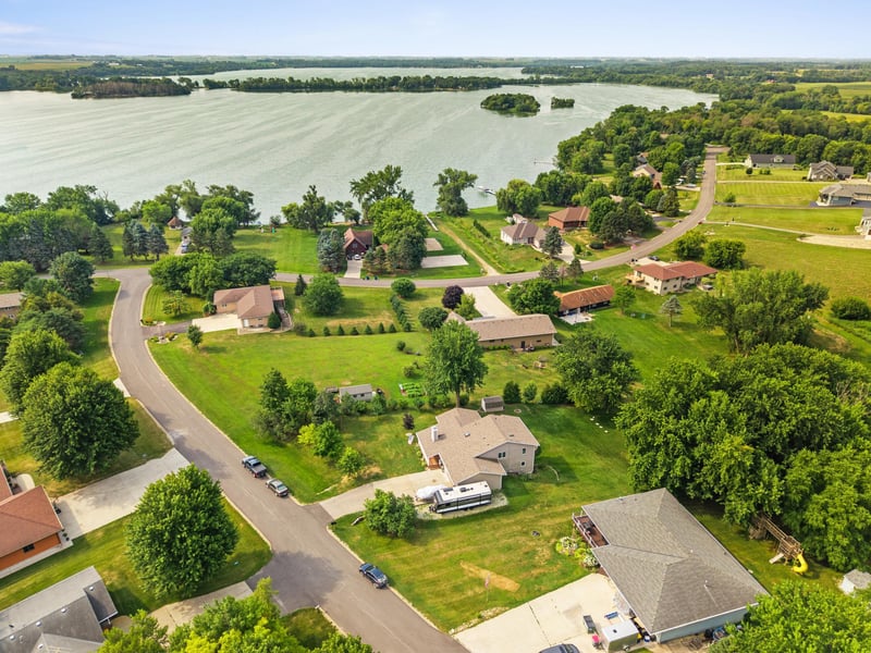 4038 Wells Lake Way, Faribault, MN 55021