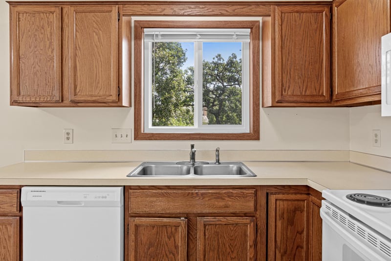 10563 Martin St NW, Coon Rapids, MN 55433
