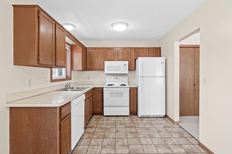 10563 Martin St NW, Coon Rapids, MN 55433