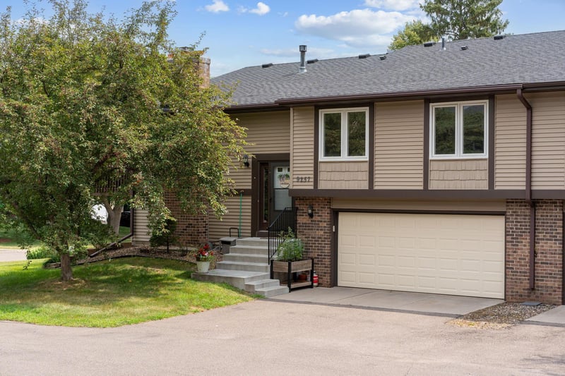 9257 Dartford Rd, Woodbury, MN 55125