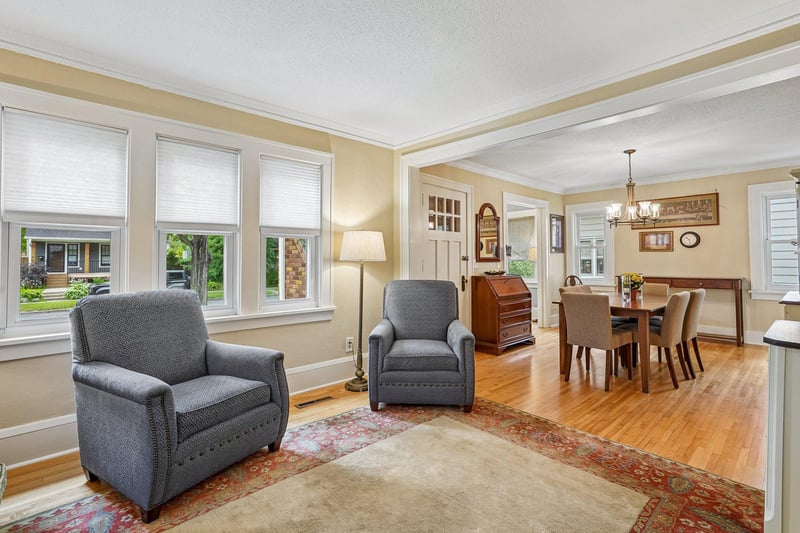365 Warwick St, Saint Paul, MN 55105