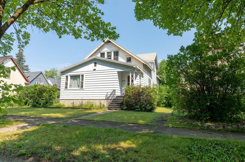 419 9th St S, Virginia, MN 55792