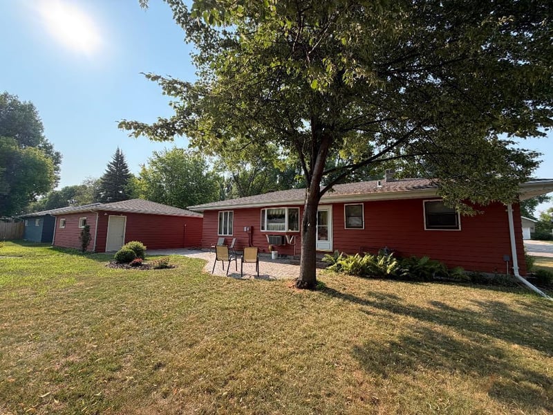 1614 19th St NW, East Grand Forks, MN 56721