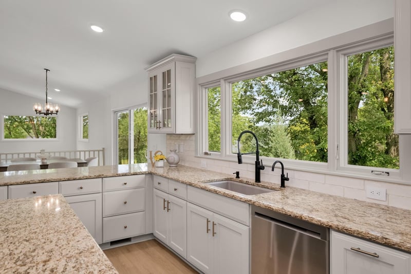 8350 Amsden Ridge Dr, Bloomington, MN 55438