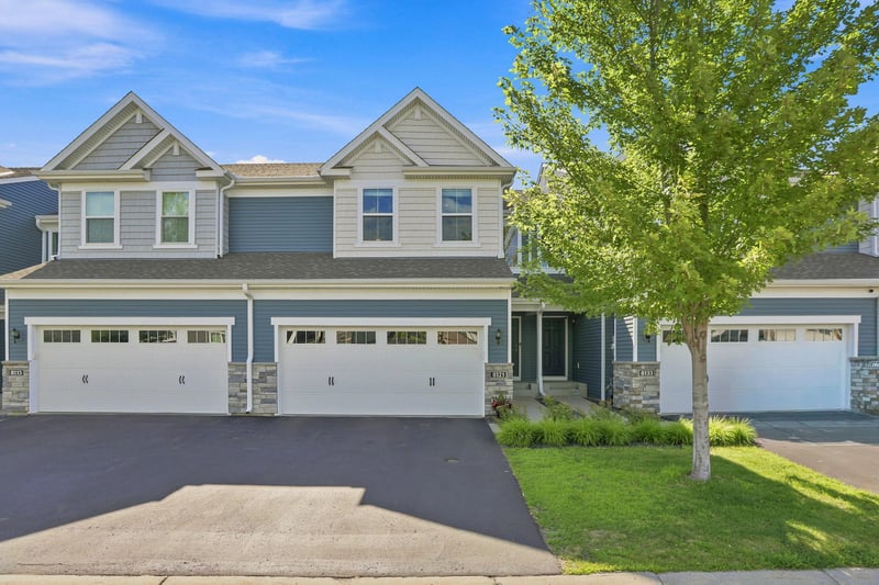 8121 Evergreen Ln N, Maple Grove, MN 55369