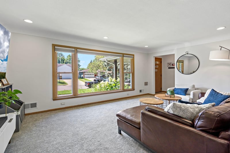 3200 Armour Ter, Saint Anthony, MN 55418