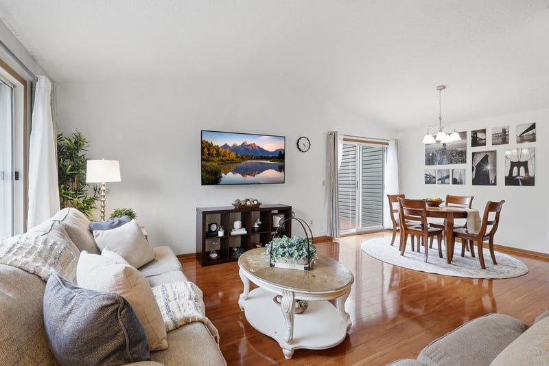7610 157th St W #B, Apple Valley, MN 55124