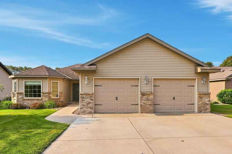4122 Dublin Dr, Saint Cloud, MN 56301