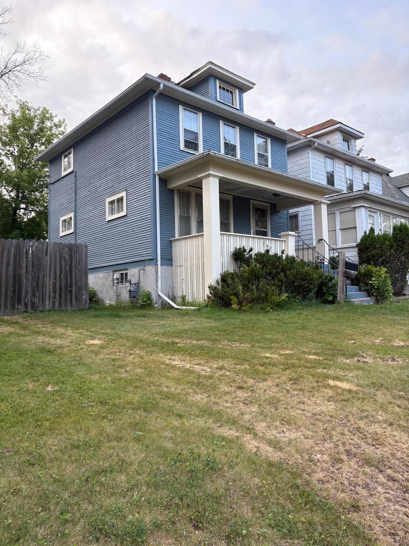 1117 E 10th St, Duluth, MN 55805