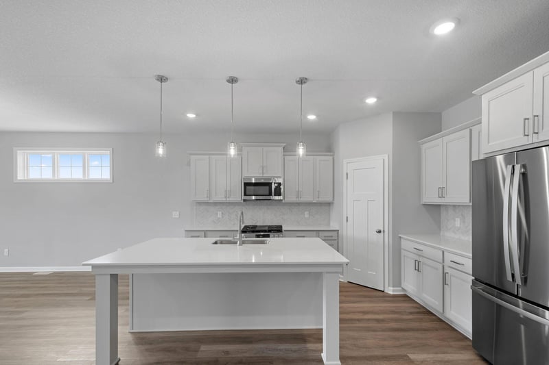 1186 Woods Creek Dr S, Delano, MN 55328
