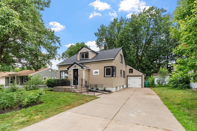 2904 Oregon Ave S, Saint Louis Park, MN 55426