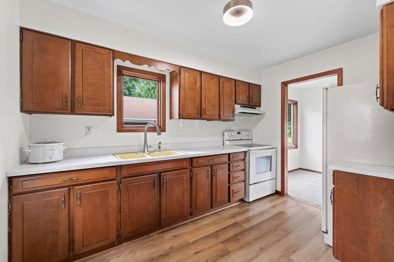 2300 Brookview Dr, Brooklyn Center, MN 55430