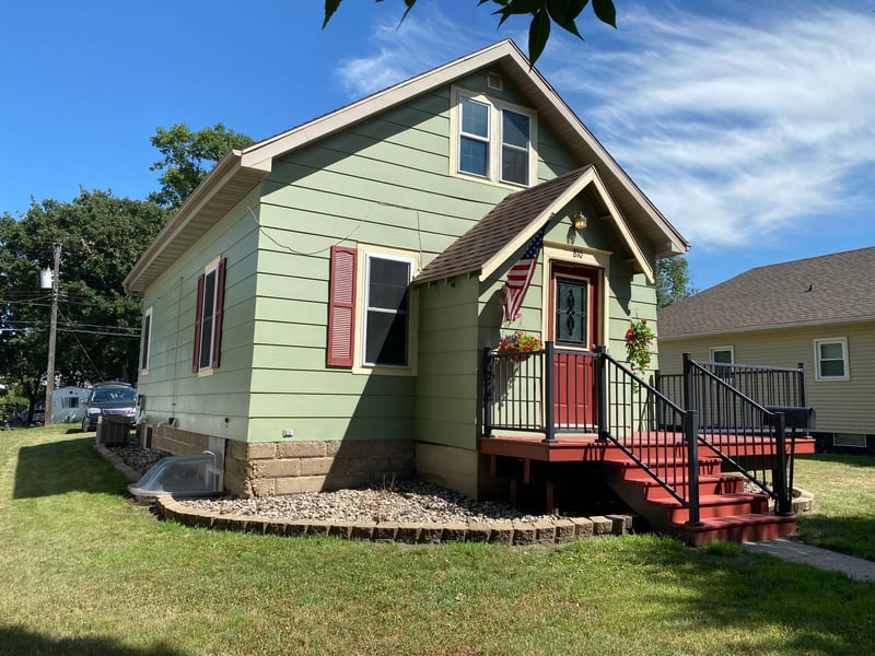 810 N 6th St, Montevideo, MN 56265