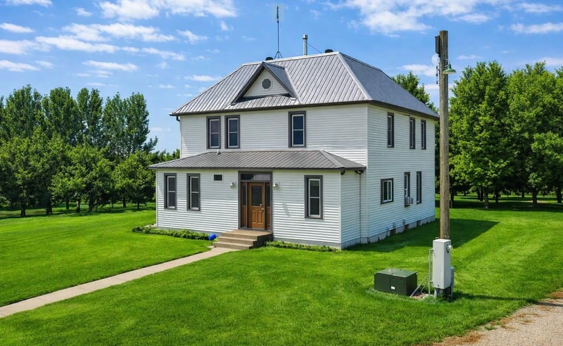 39243 561st Ave, New Ulm, MN 56073