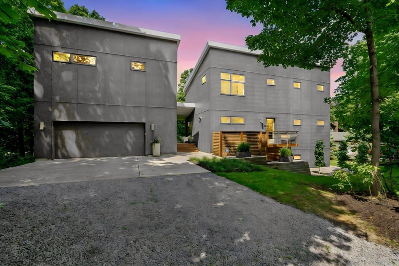 21160 Forest Dr, Excelsior, MN 55331