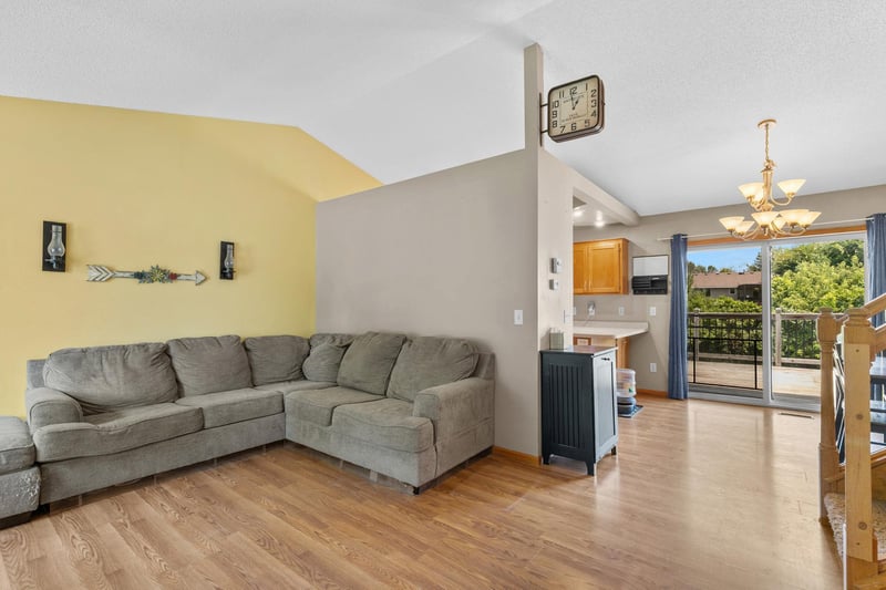 1980 Bridgewater Blvd S, Cambridge, MN 55008