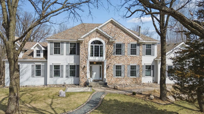 8781 Royal Ct NW, Anoka, MN 55303