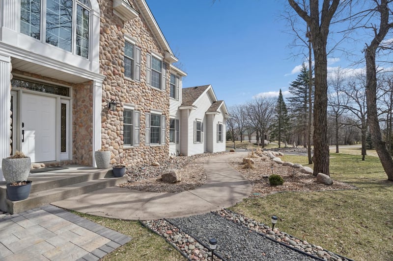 8781 Royal Ct NW, Anoka, MN 55303