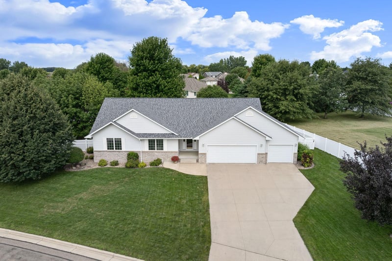 1300 26th St SW, Austin, MN 55912