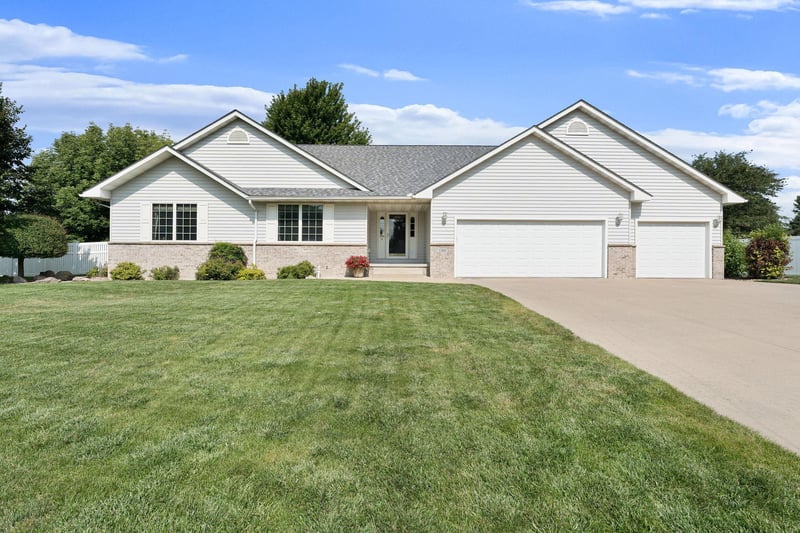 1300 26th St SW, Austin, MN 55912