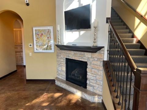 8696 Eagle Creek Cir, Savage, MN 55378
