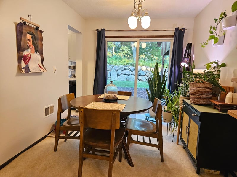 192 River Woods Ln, Burnsville, MN 55337