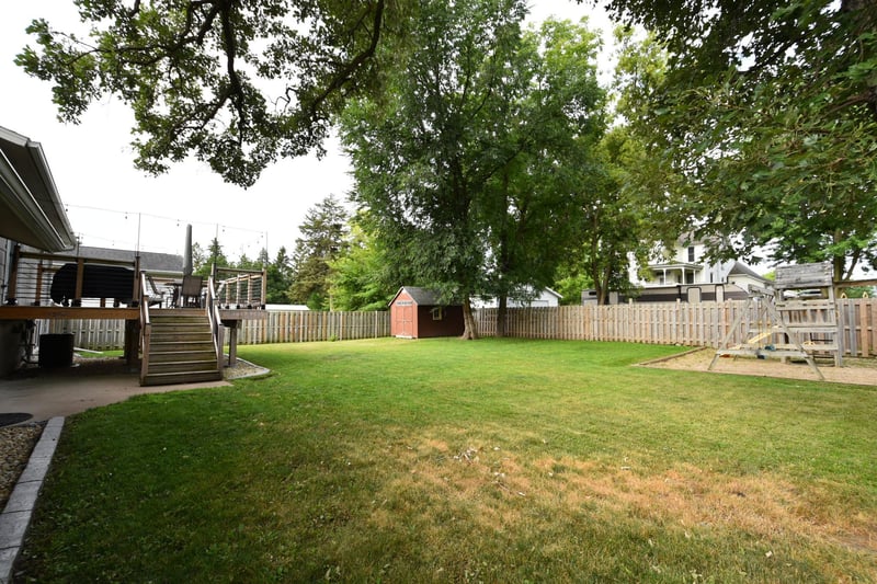 516 Pearl St, Zumbrota, MN 55992