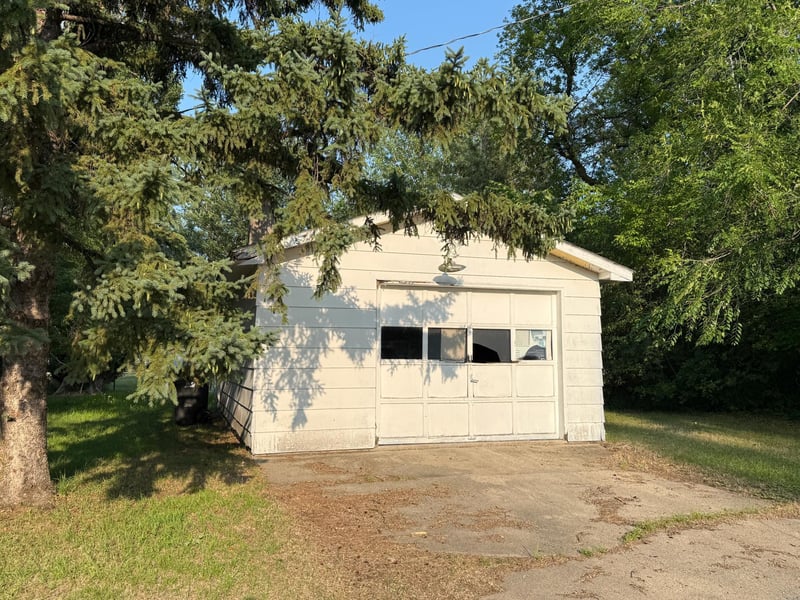 106 2nd St NE, Twin Valley, MN 56584