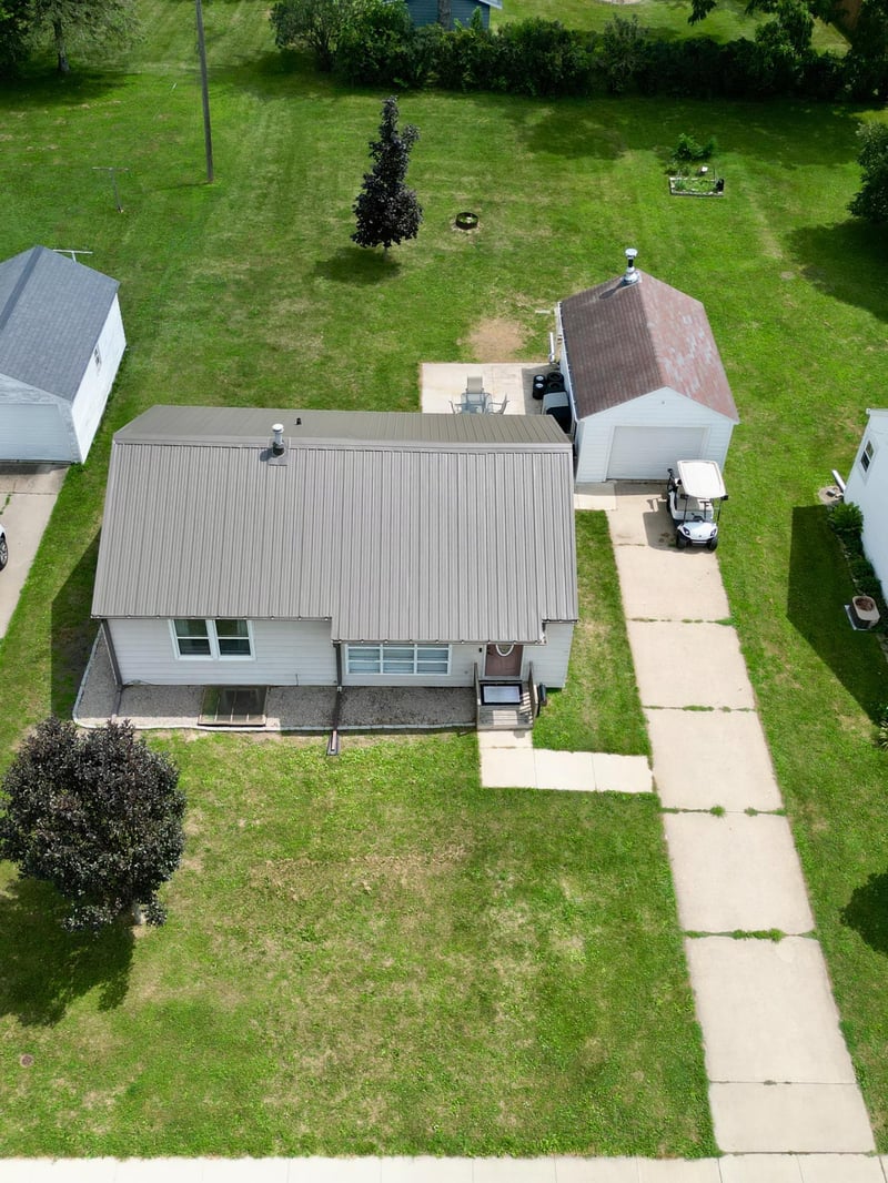 617 Lyndale Ave, Spring Valley, MN 55975