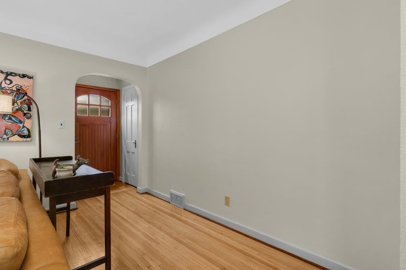 2135 Pinehurst Ave, Saint Paul, MN 55116