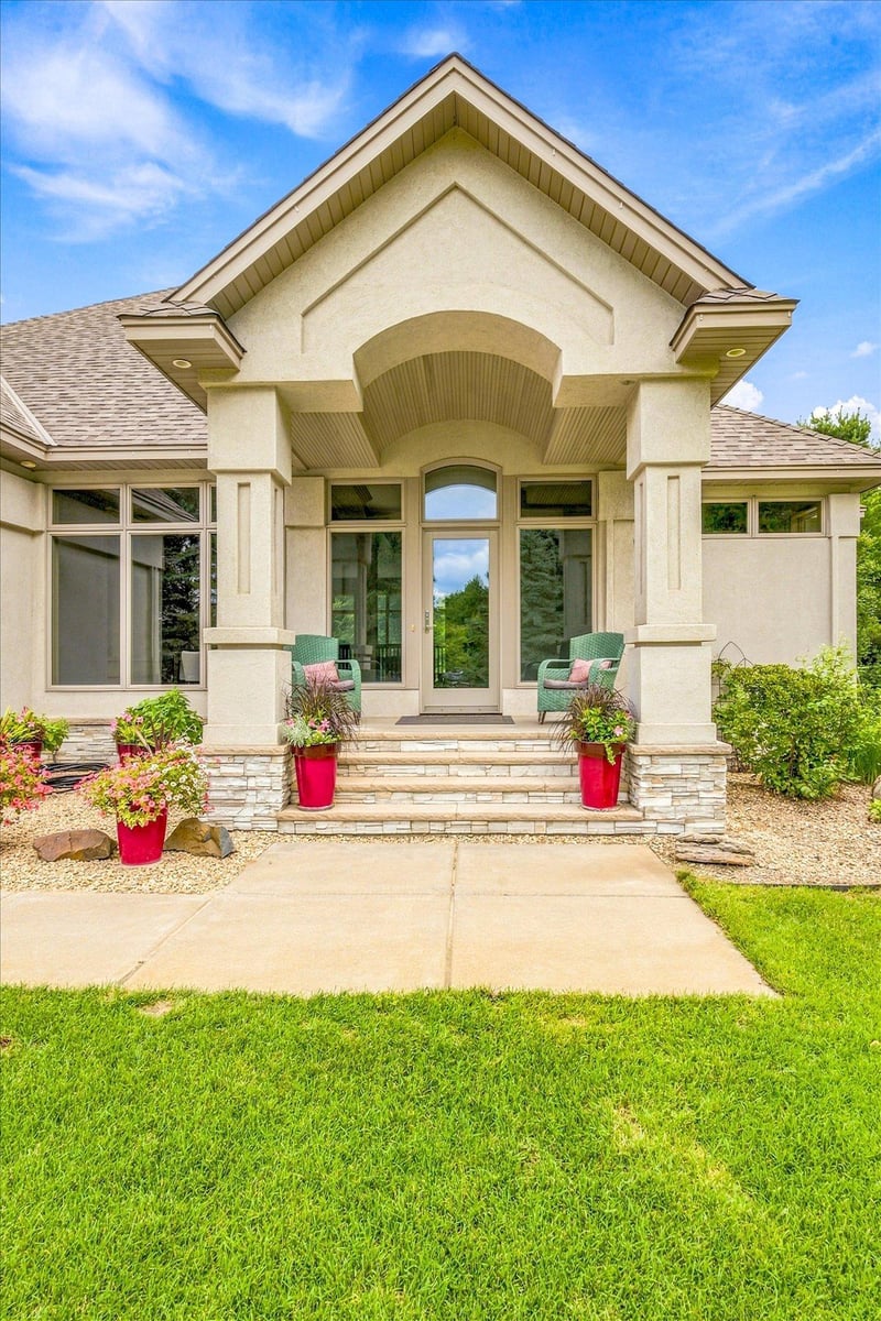 35475 Palisade Dr NE, Cambridge, MN 55008