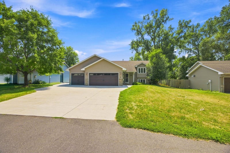 3931 51st Ave N, Brooklyn Center, MN 55429
