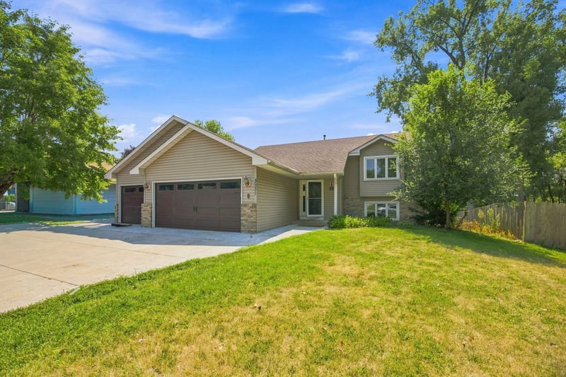 3931 51st Ave N, Brooklyn Center, MN 55429