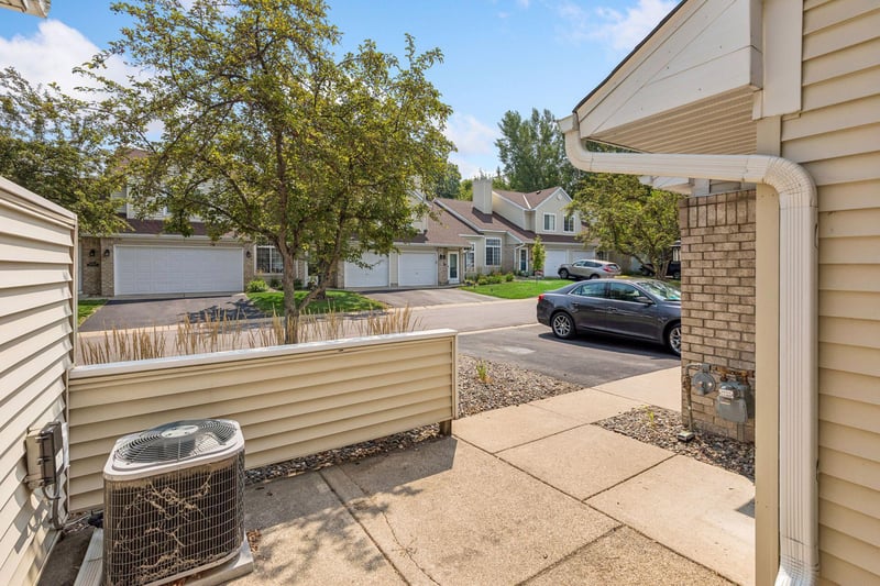 15321 Greenhaven Ln #107, Burnsville, MN 55306