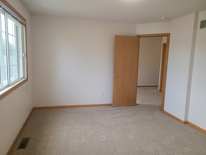 14660 Evergreen Trl #5, Apple Valley, MN 55124