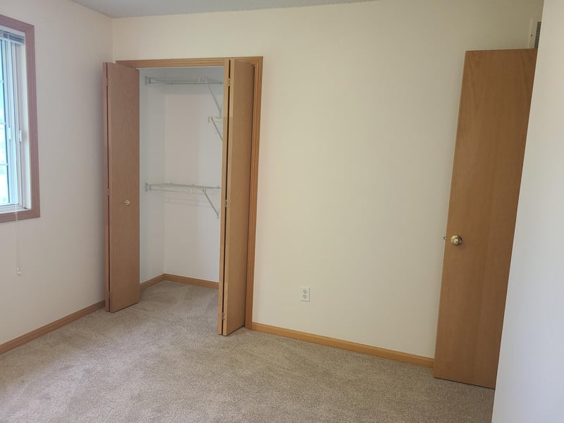 14660 Evergreen Trl #5, Apple Valley, MN 55124