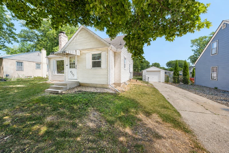 8241 Wentworth Ave S, Bloomington, MN 55420